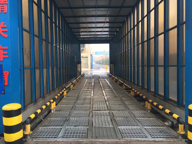 隧道式洗車通道-新峰水泥廠工程洗車機(jī)安裝完成